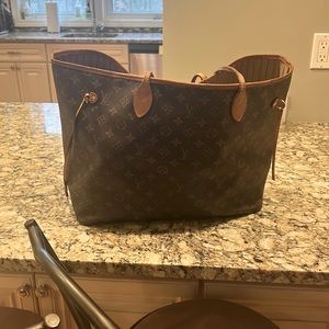 LV neverfull.